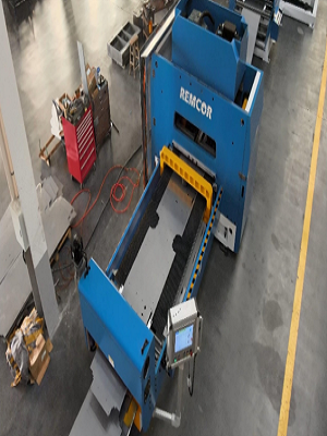 Automat isierte Brilliance: Die Zukunft der Herstellung mit Spulen-Stanz maschinen