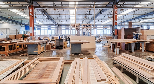 Laser-Maschine in der Möbel industrie