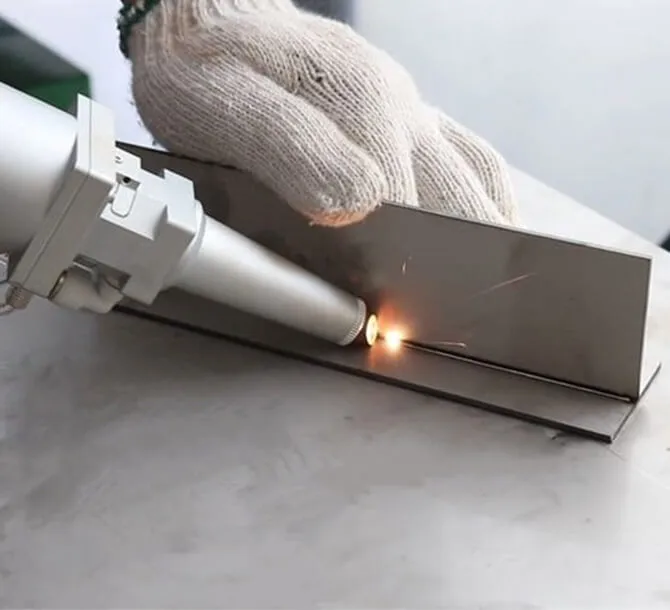 Wie Elektroautos von Lasers chweiß-und-schneide technik profitieren