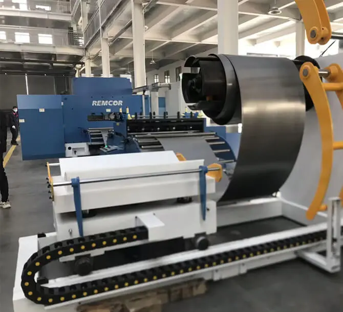 Der nächste Schritt haben wir die Stanz-und Scher linie entwickelt