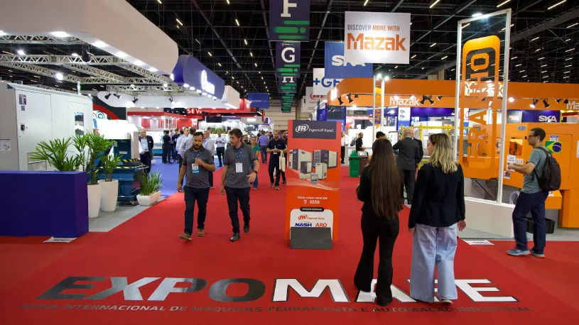 Remcor-Team bei der Ausstellung von Expomafe in Brasilien